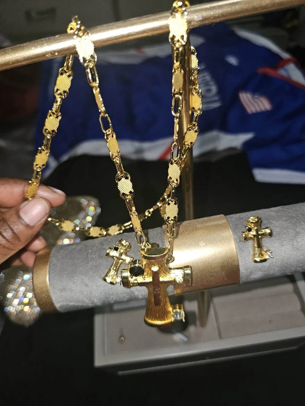 N/A shiny gold